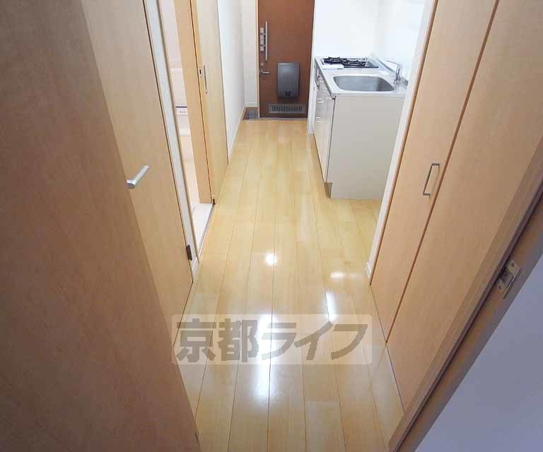 その他部屋・スペース　ピカピカの廊下