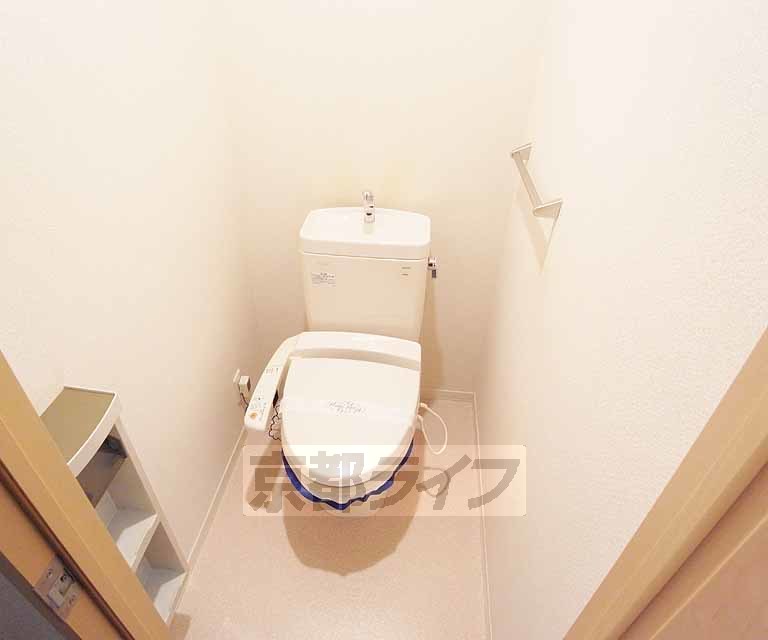 トイレ　温水洗浄便座付き！