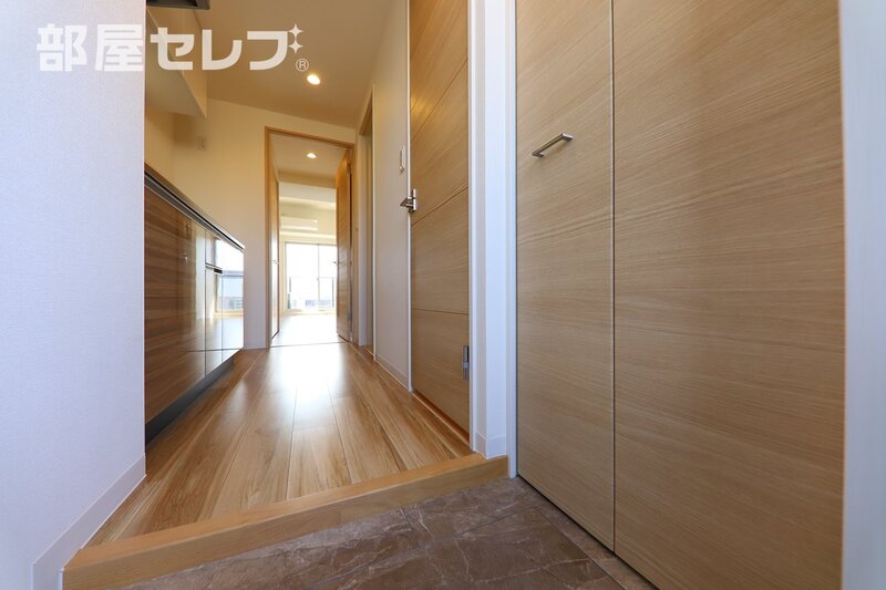 玄関　１４０３号室写真