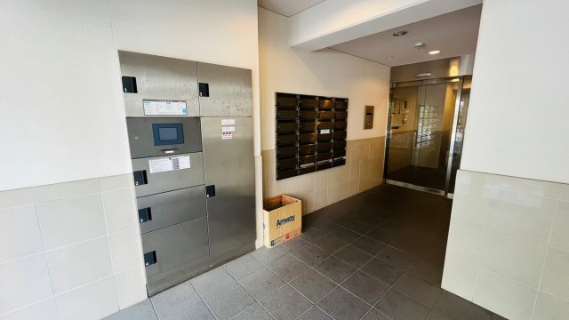 エントランス　清潔なエントランスです