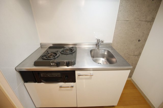 キッチン　コンパクトなキッチンで掃除もラクラク