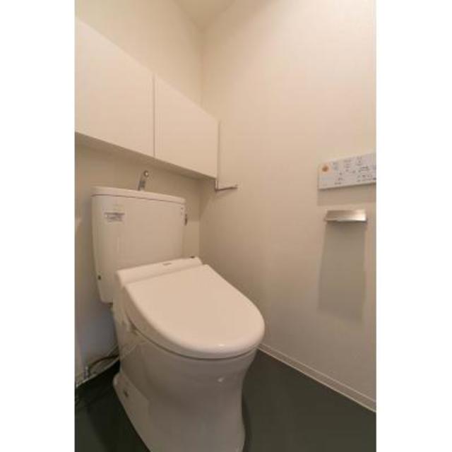 トイレ　※写真は同タイプ住戸です。