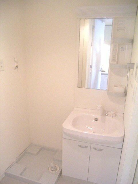 洗面設備　■収納＆鏡付き独立洗面台♪