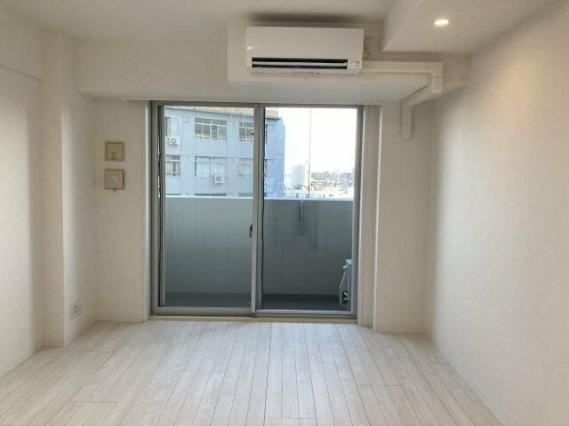 居室・リビング　■エアコン■24時間換気システム■ダウンライト