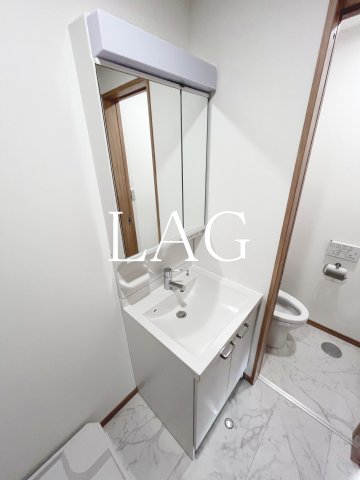 洗面設備　独立洗面台です。