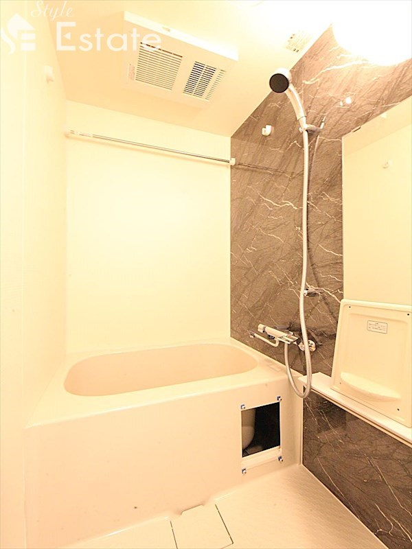 バス・シャワールーム　バスルーム