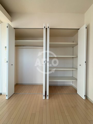 収納　ドゥーエ谷町　クローゼット