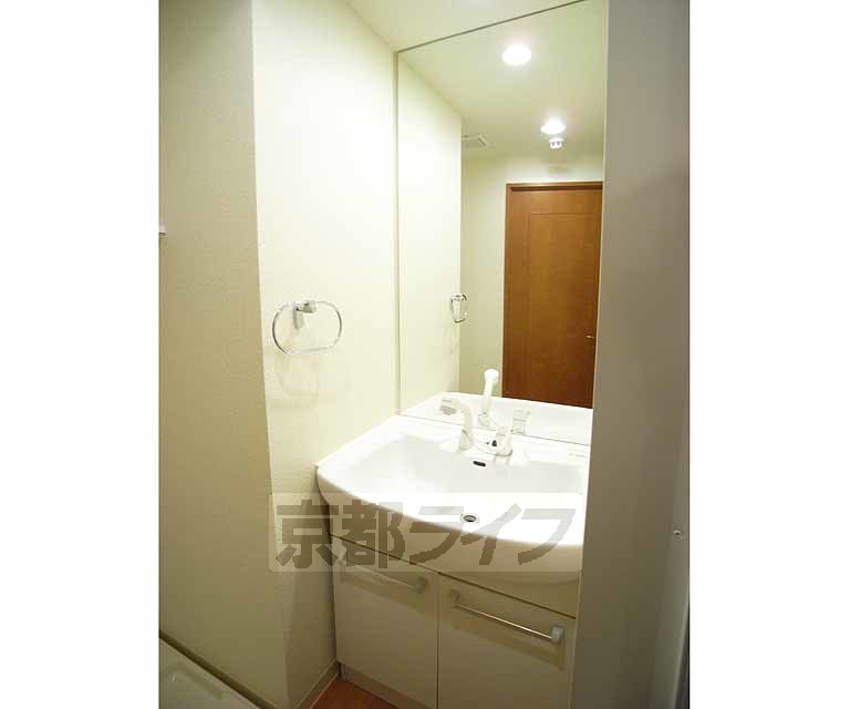 洗面設備　人気の独立洗面台です。