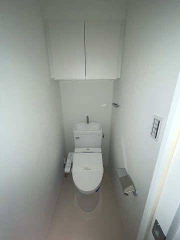 トイレ　温水洗浄便座付のトイレ