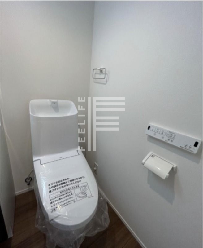 トイレ　別部屋の写真です、ご参考までに。