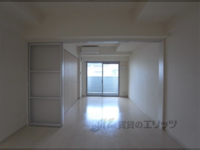 居室・リビング　洋室