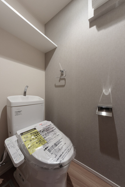 トイレ　※写真は同タイプ住戸です。