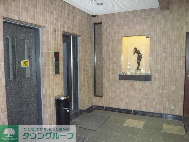 その他共有部分　大きなエレベーターホール