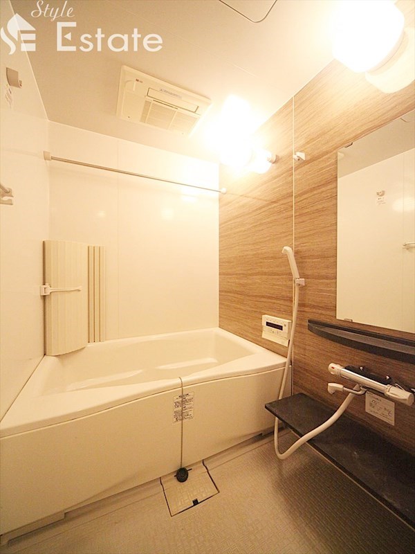 バス・シャワールーム　バスルーム