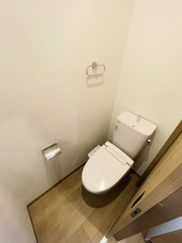 トイレ　※同物件他号室の参考写真です