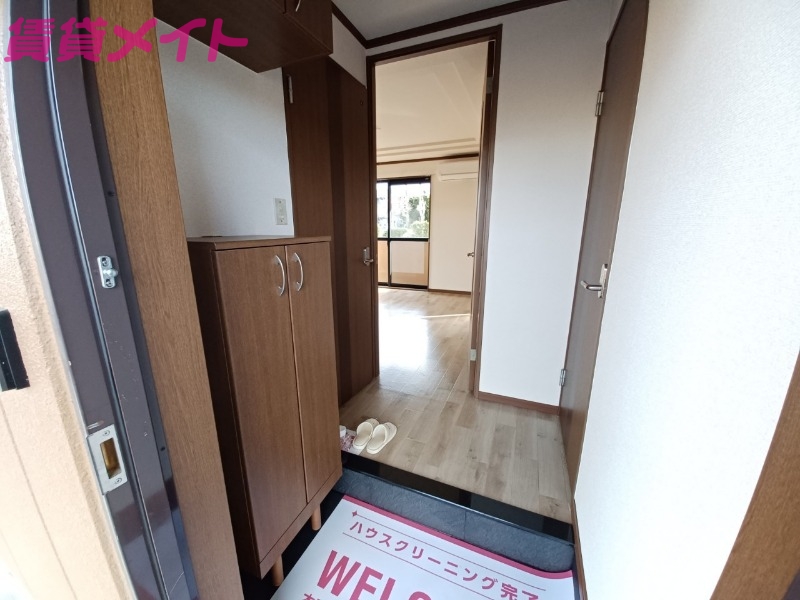 玄関　同物件別室画像