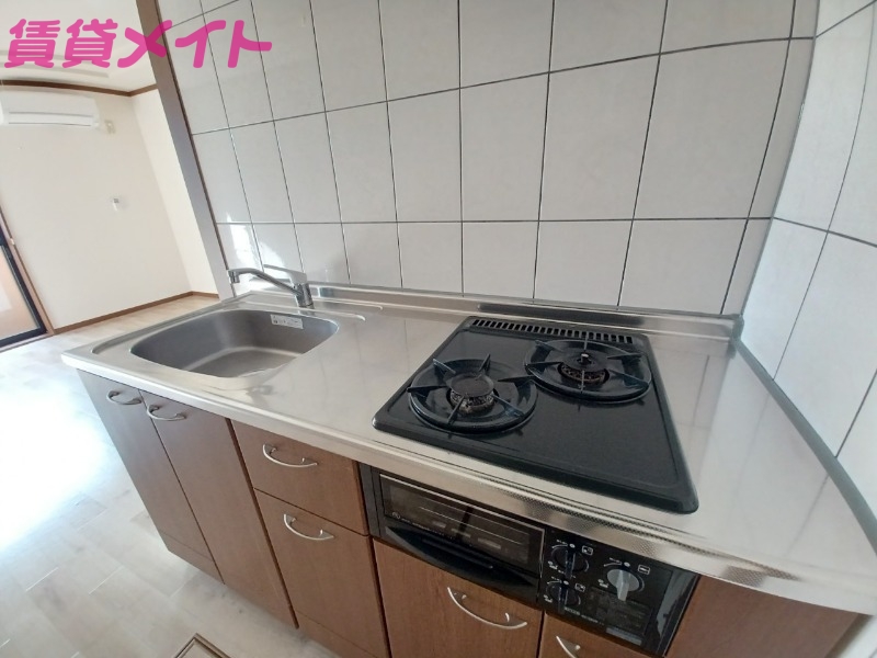キッチン　同物件別室画像