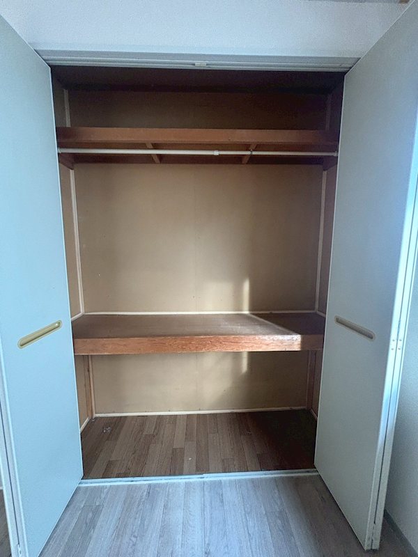 収納　クリーニング前の参考写真です。