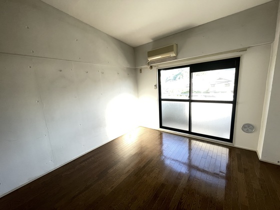 居室・リビング　※別部屋の写真です