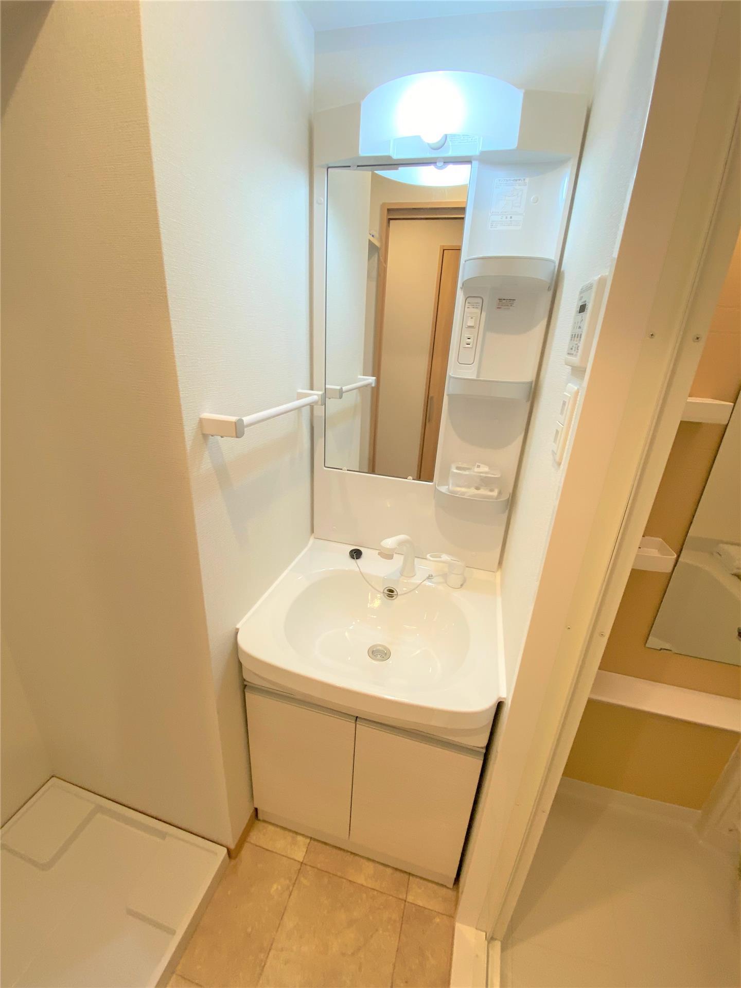 洗面設備　※モデルルーム写真