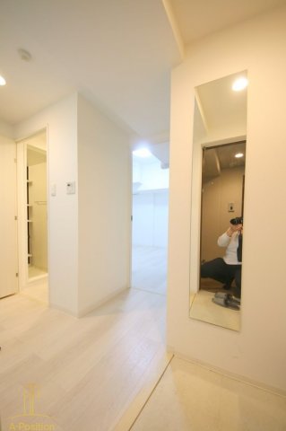 玄関　セレニテ本町グランデ