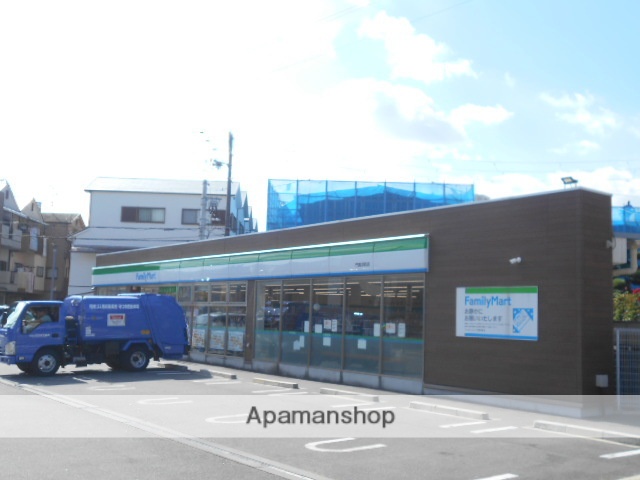 コンビニ　ファミリーマート（コンビニ）まで3721m