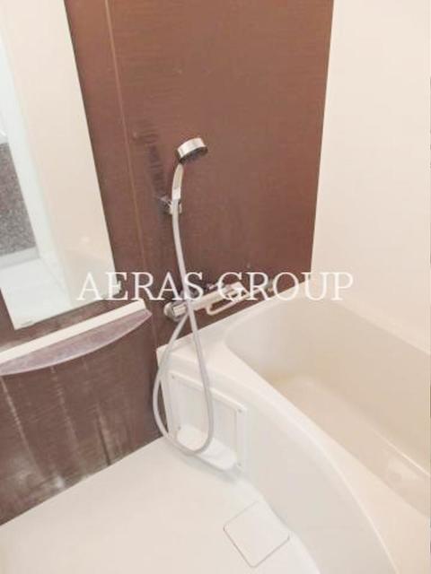 バス・シャワールーム　バスルームです