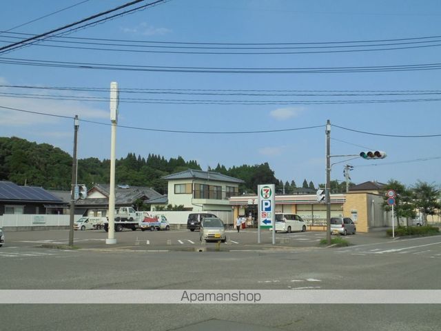 コンビニ　セブンイレブン日向比良町２丁目店（コンビニ）まで463m