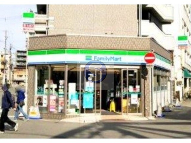 コンビニ　ファミリーマート阪急中津駅前店（コンビニ）まで314m