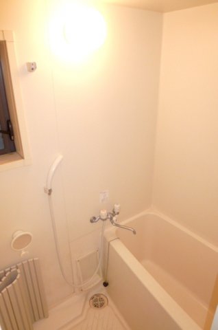 バス・シャワールーム　ゆったり過ごせるお風呂です