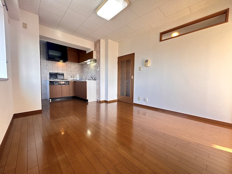 居室・リビング　※前回入居前の写真です。