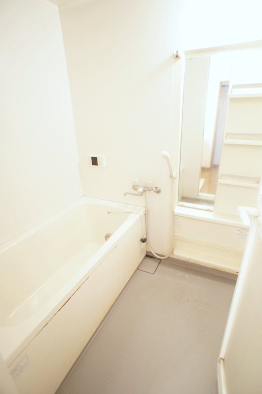 バス・シャワールーム　※前回入居前の写真です。