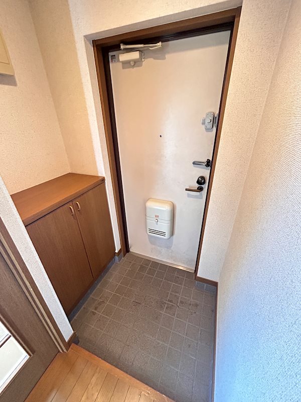 玄関　シューズボックス完備！※クリーニング前の写真です。