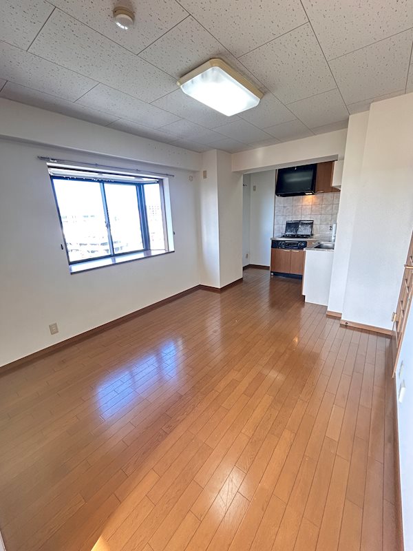 居室・リビング　※前回入居前の写真です。