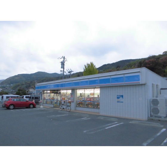 コンビニ　ローソン長野上松二丁目店（コンビニ）まで665m