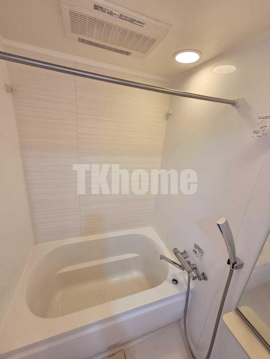 バス・シャワールーム　浴室乾燥機付き(同マンション・別室参考写)