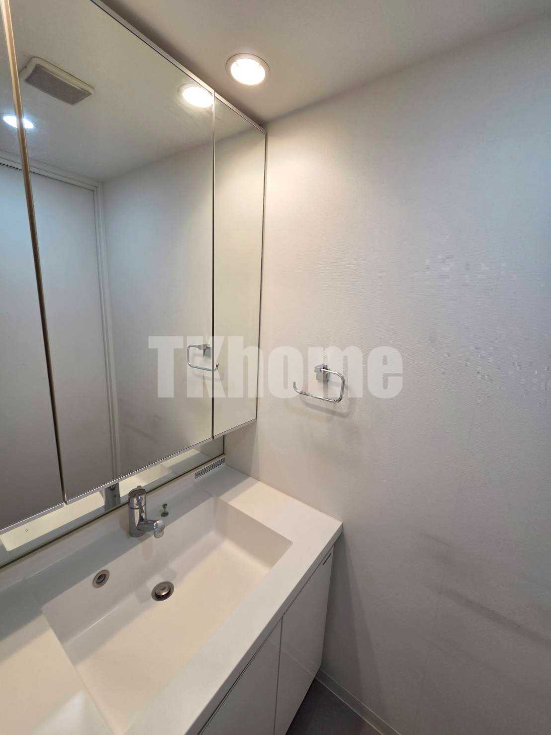 洗面設備　独立洗面台(同マンション・別室参考写)