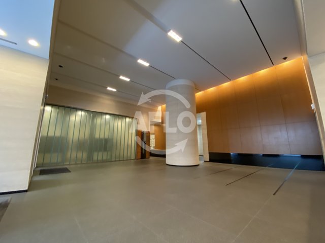 ロビー　ジーニス大阪WEST　ロビー