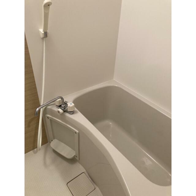 バス・シャワールーム　※リフォーム中。別部屋の写真を使用