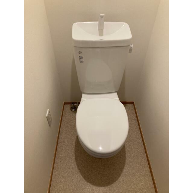 トイレ　※リフォーム中。別部屋の写真を使用