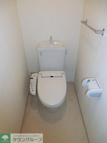 トイレ　洗浄機能付きの便座です