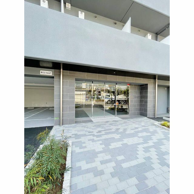 エントランス　落ち着いたエントランスです