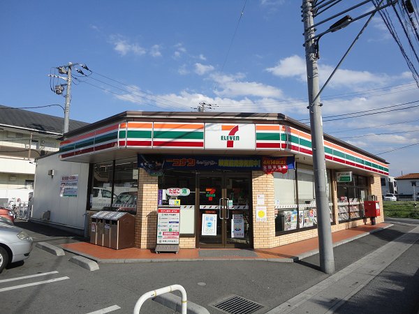 コンビニ　セブンイレブン（コンビニ）まで500m