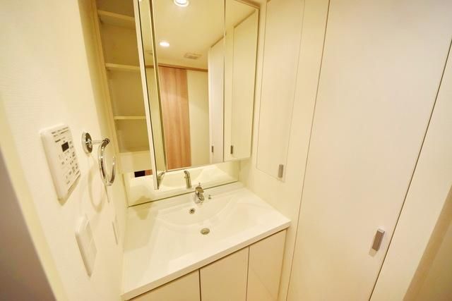 洗面設備　★便利な独立洗面台★