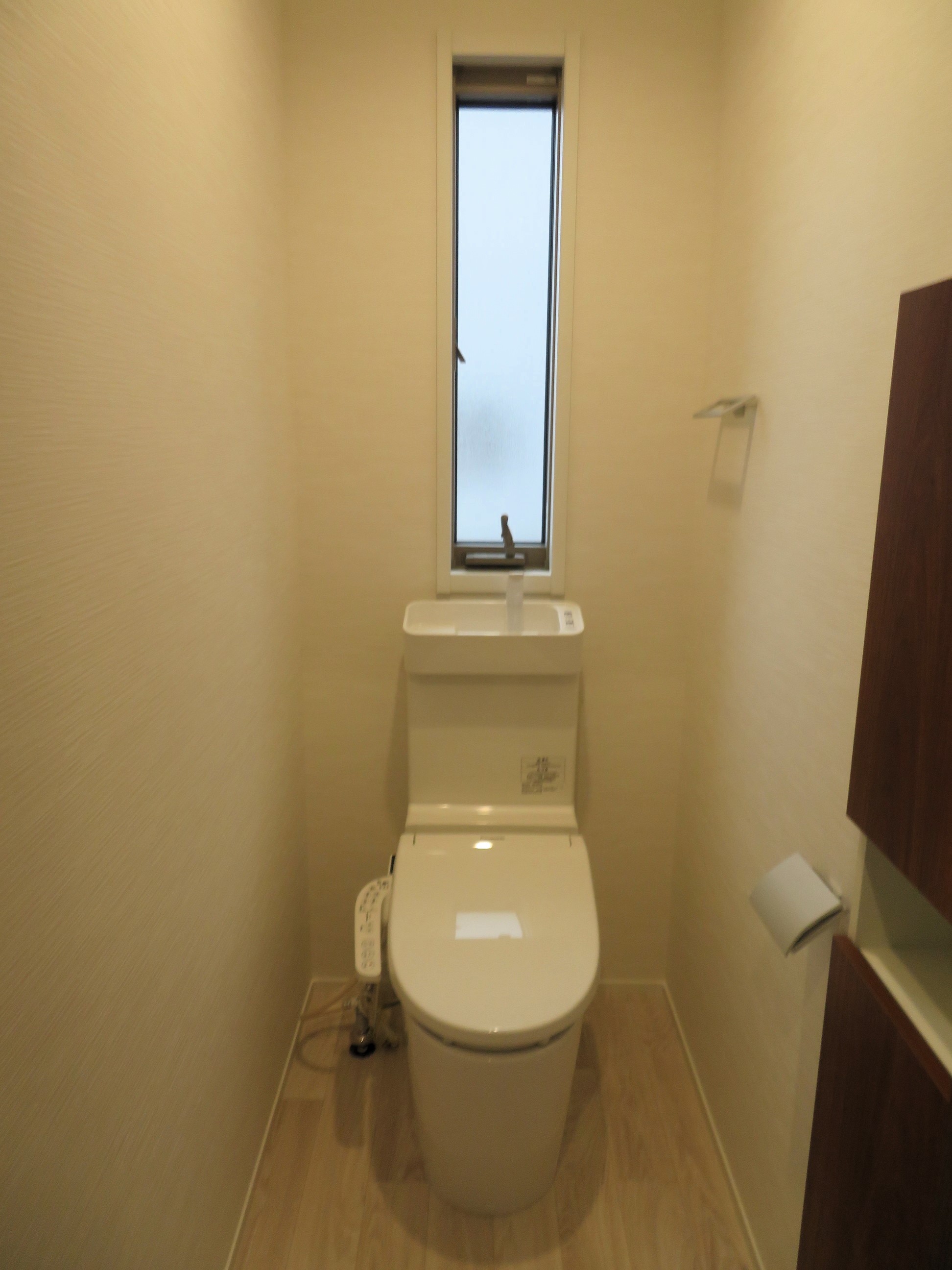 トイレ　ウォシュレットトイレ付。1階と2階にトイレがございます