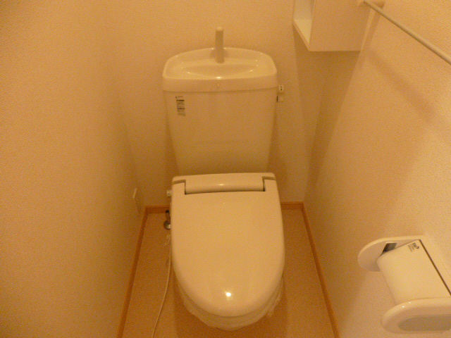 トイレ　トイレ　暖房便座付きです(＾・＾)