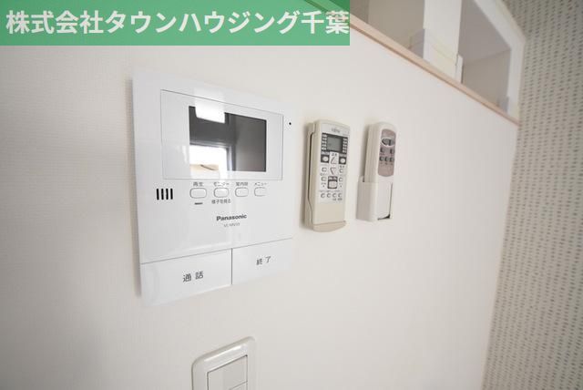 セキュリティ　来訪者は室内のモニターでチェックできます