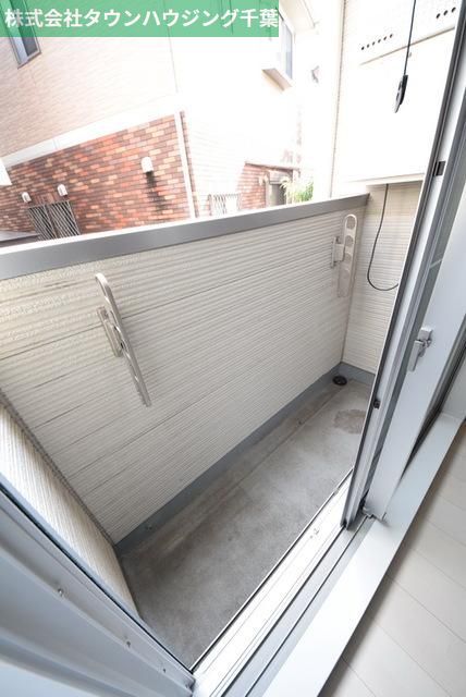 バルコニー　日当たりの良いバルコニー