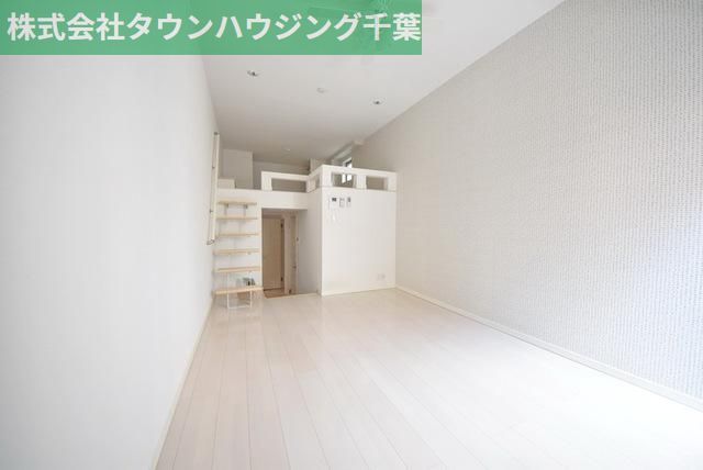 居室・リビング　白を基調とした明るい内装