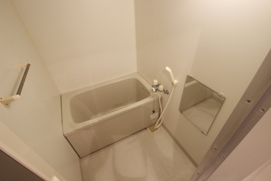 バス・シャワールーム　※別部屋の写真です